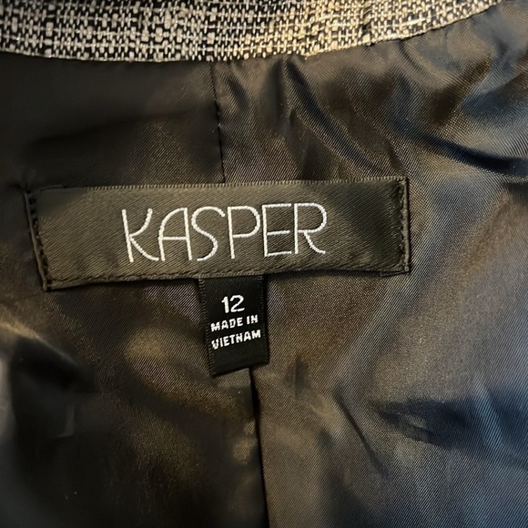 Kasper Elegant Linen Blend Open Front Blazer, Sz. 12. - Picture 5 of 7
